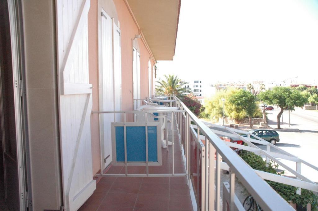 Hostal Paris Ciutadella Сьюдадела Номер фото