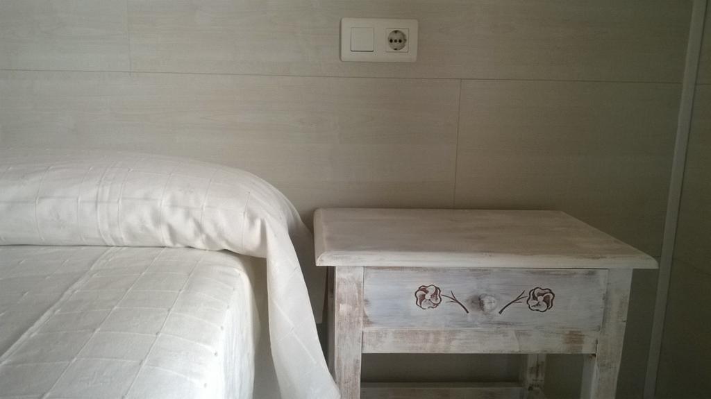 Hostal Paris Ciutadella Сьюдадела Экстерьер фото