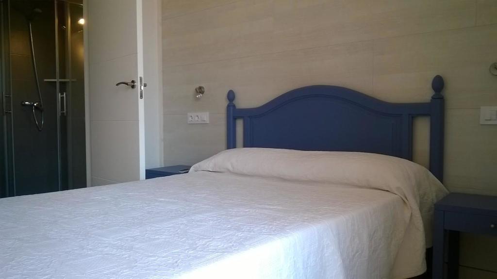 Hostal Paris Ciutadella Сьюдадела Номер фото