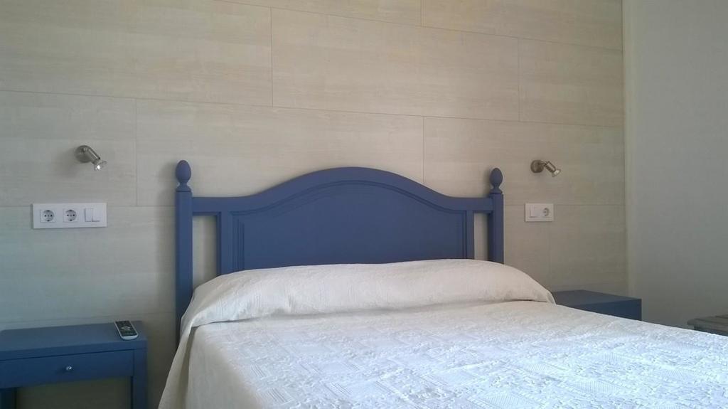 Hostal Paris Ciutadella Сьюдадела Экстерьер фото