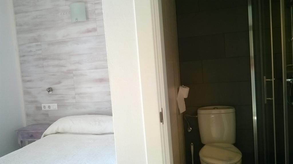Hostal Paris Ciutadella Сьюдадела Номер фото