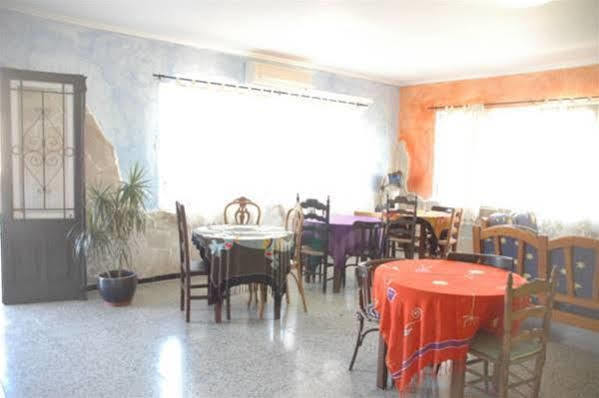 Hostal Paris Ciutadella Сьюдадела Экстерьер фото